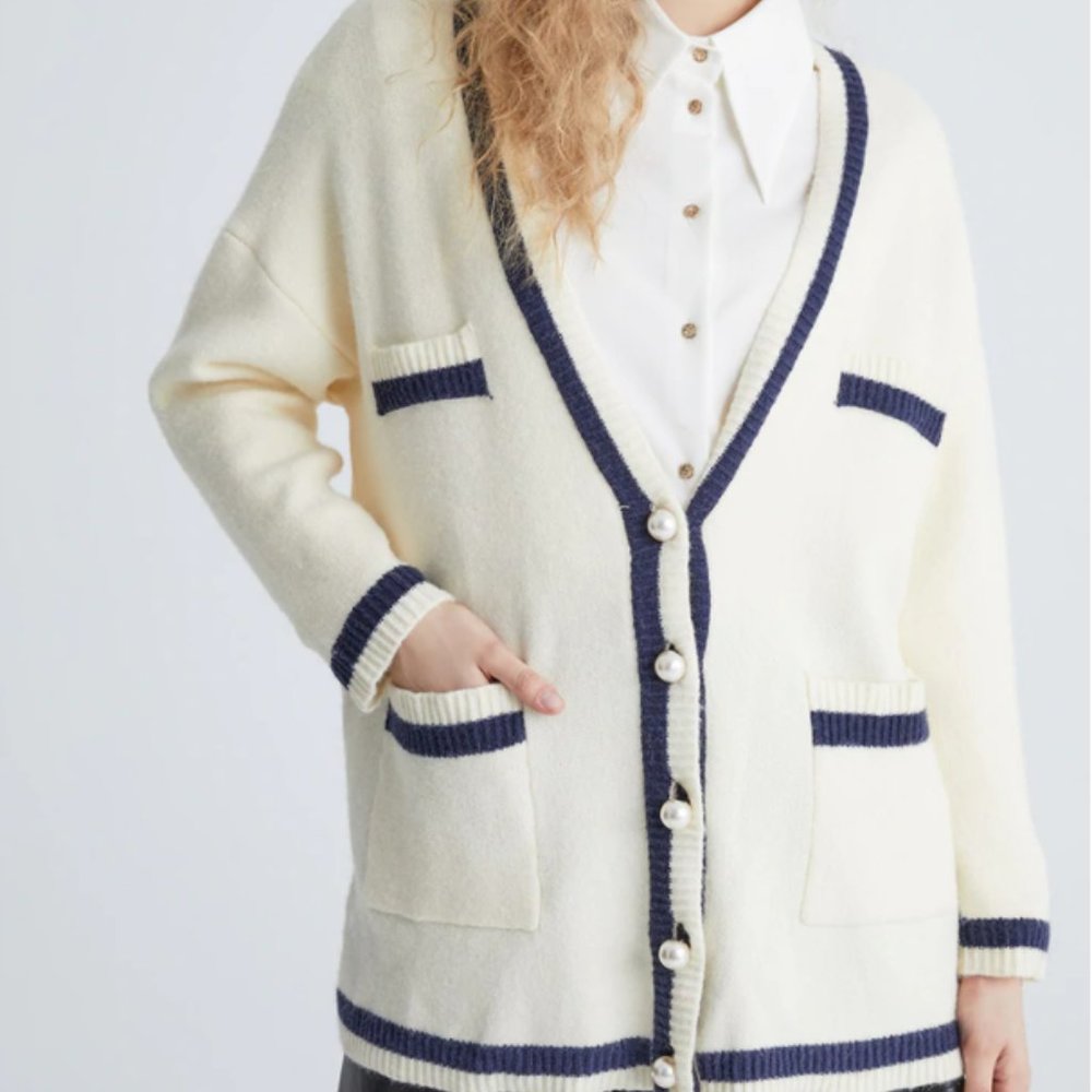 Urban Revivo Off-Shoulder Sleeve V-Neck Knitted Cardigan (size US 6)